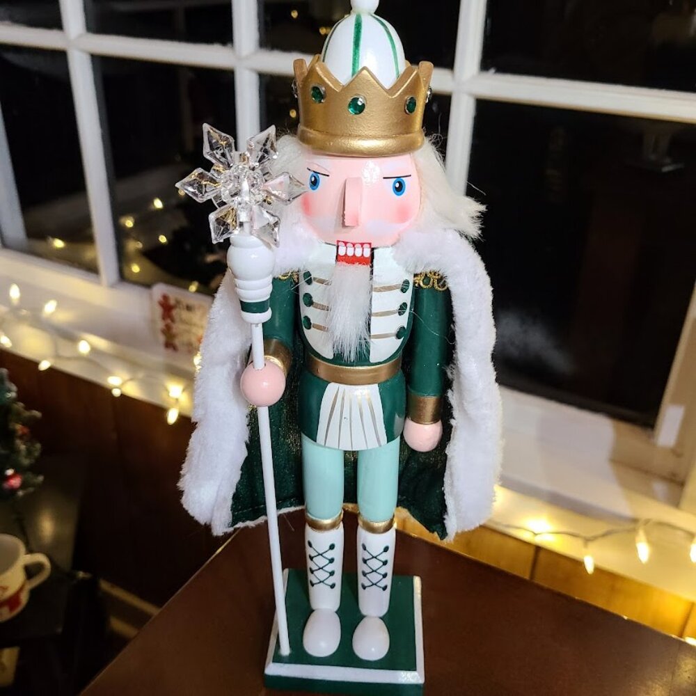 Green Christmas Nutcracker Soldier Wooden Xmas Holiday Mantel Decoration Statue